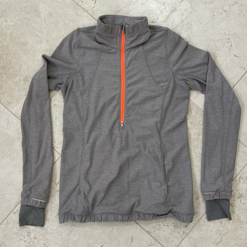 lululemon rulu running half zip. EUC. size 4. gray and orange